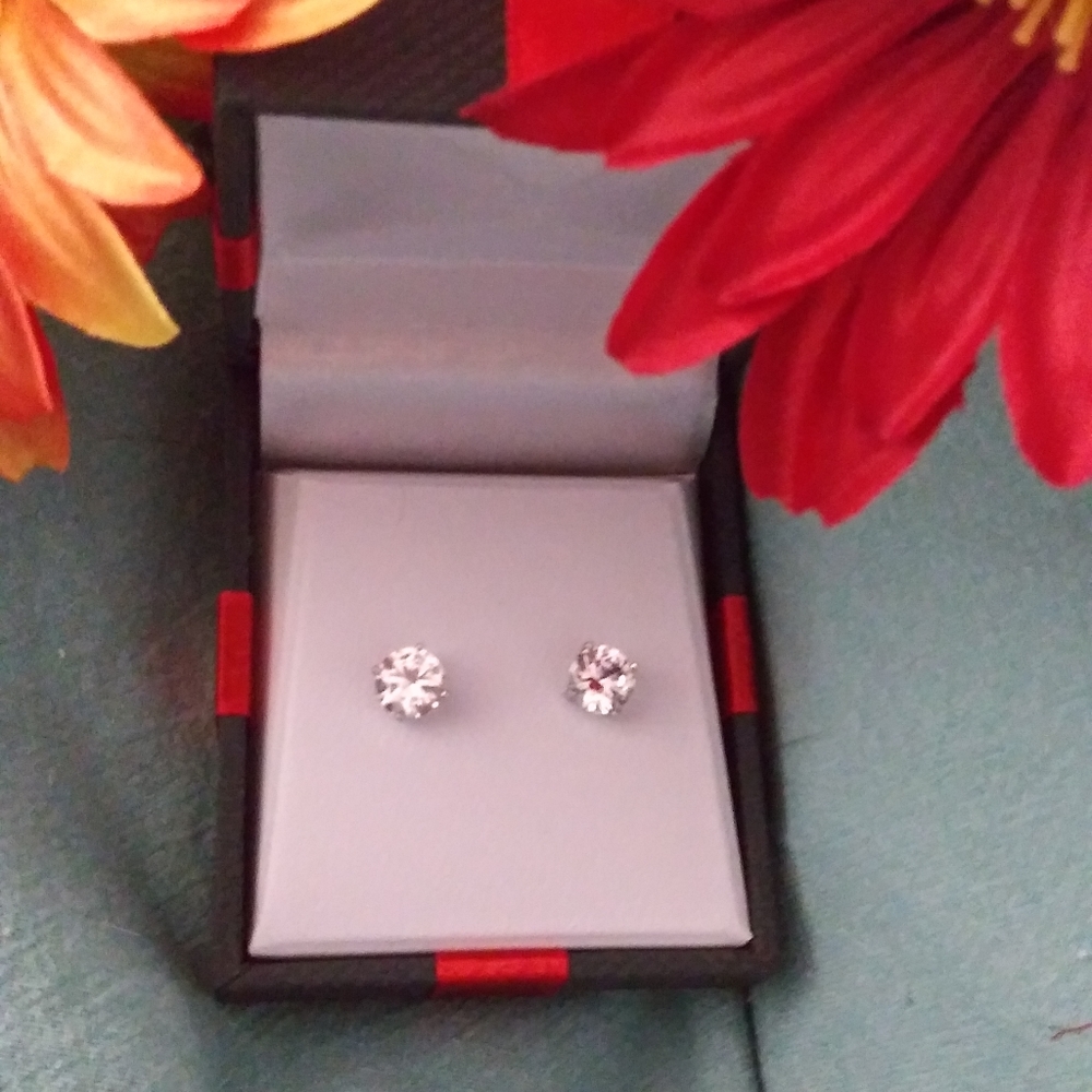 White Solitaire Earrings - image 3